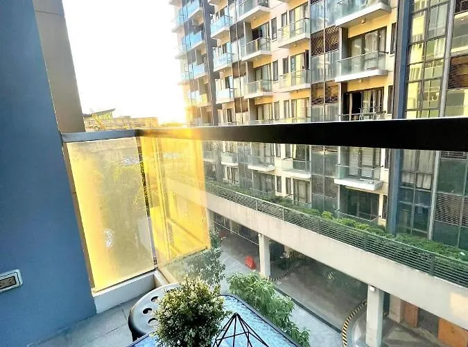 Lovely Unit With Free Wi-fi & Netflix I Across Naia T3 Airport アパート *