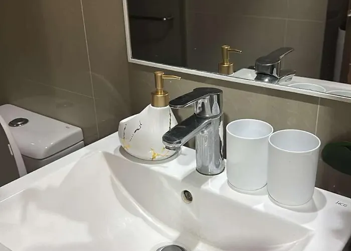 Lovely Unit With Free Wi-fi & Netflix I Across Naia T3 Airport アパート *